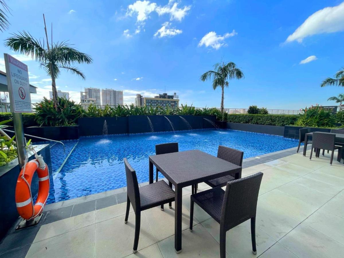 Cozy Penthouse 2Br Suite W Balcony - Amazing Manila Bay View And City Skyline Near Moa Pasay Kültér fotó